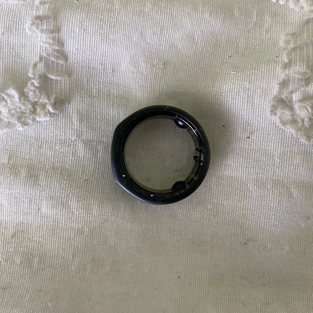 Oura Ring Gen 3 Size 8 (JUST THE RING — replacement charger found on Amazon)